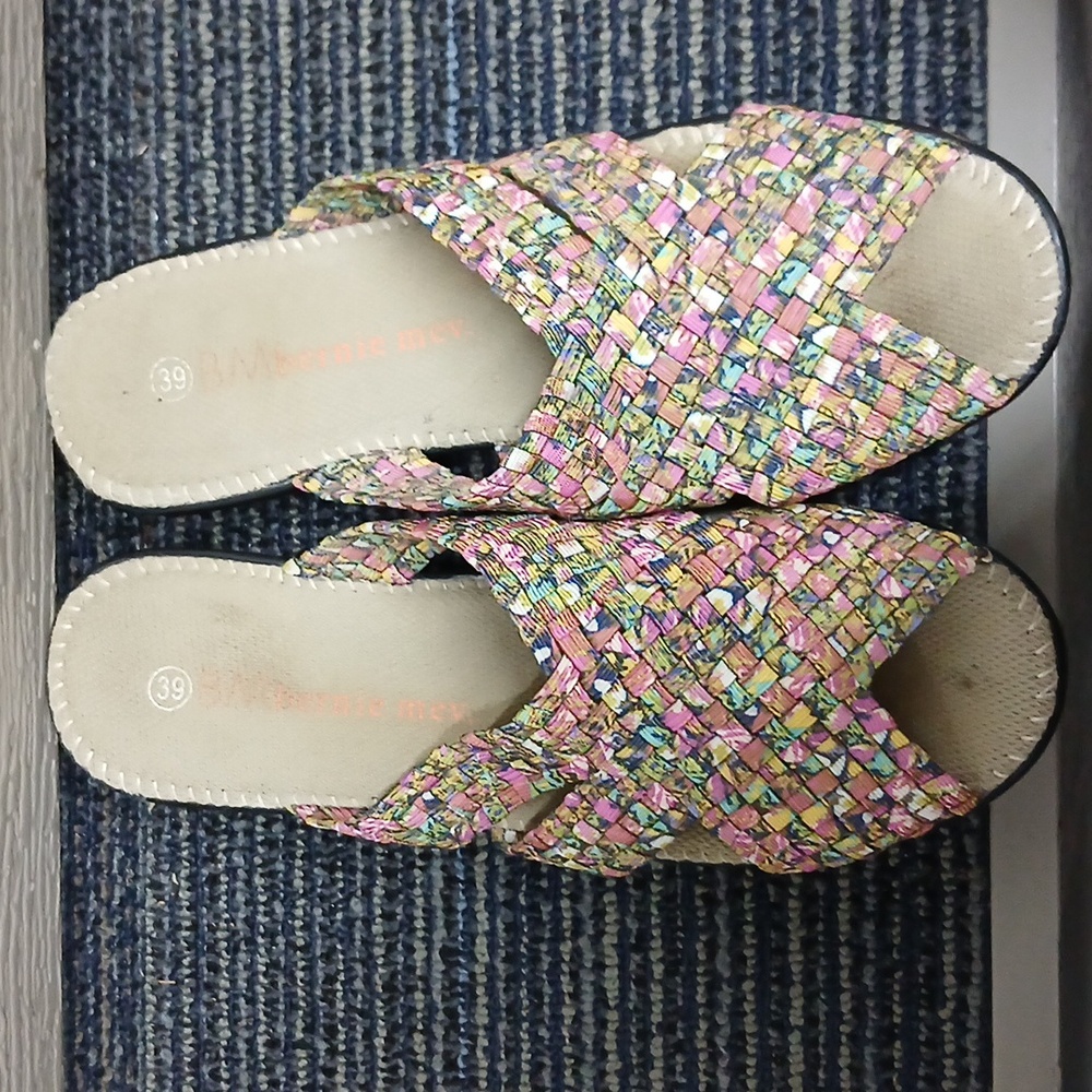 Bernie Mev Multi Color Wedge Sandals Size 9 - Picture 3 of 5